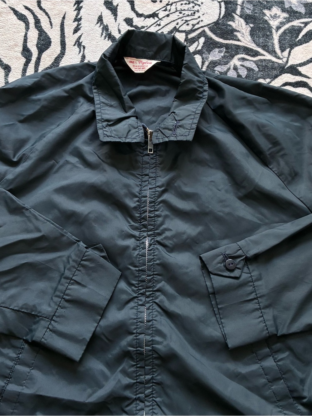 002 - VINTAGE 80s MADE IN USA NYLON WINDBREAKER ZIP UP JACKET